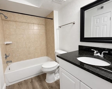 4572 Commander Drive - Photo Thumbnail 18