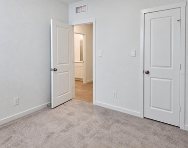 5121 Arrowfeather Court - Photo Thumbnail 11