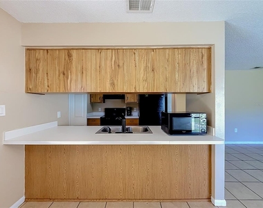 4050 Se 20th Court - Photo Thumbnail 9