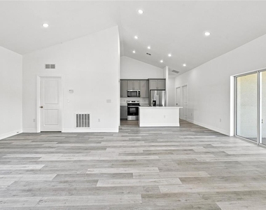 4450 Sw 169th Lane Road - Photo Thumbnail 4