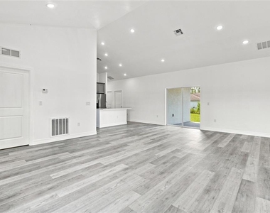 4450 Sw 169th Lane Road - Photo Thumbnail 3