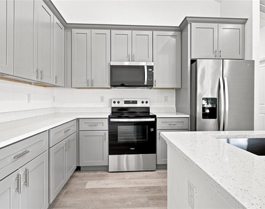 16337 Sw 17th Terrace Road - Photo Thumbnail 6