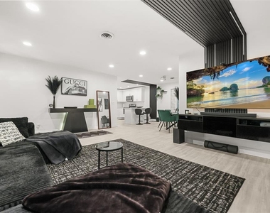 2909 Hargill Drive - Photo Thumbnail 2