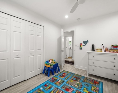 2909 Hargill Drive - Photo Thumbnail 21