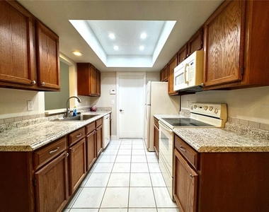 3217 Royal Street - Photo Thumbnail 4