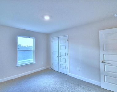 906 Sofia Lane - Photo Thumbnail 28