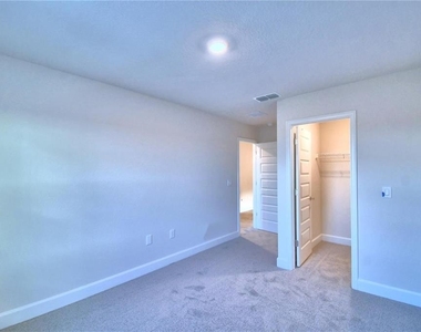 906 Sofia Lane - Photo Thumbnail 17