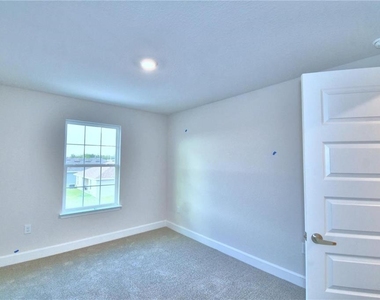 906 Sofia Lane - Photo Thumbnail 18