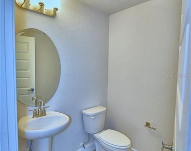 906 Sofia Lane - Photo Thumbnail 14