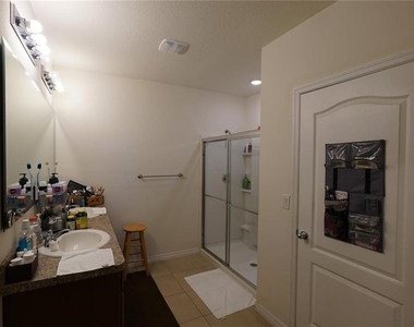 4214 Roberta Drive - Photo Thumbnail 11