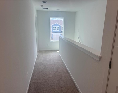 1562 Plank Place - Photo Thumbnail 14