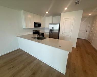 1562 Plank Place - Photo Thumbnail 5