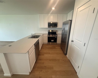 1562 Plank Place - Photo Thumbnail 6