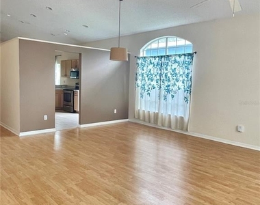 521 Lexingdale Dr - Photo Thumbnail 5