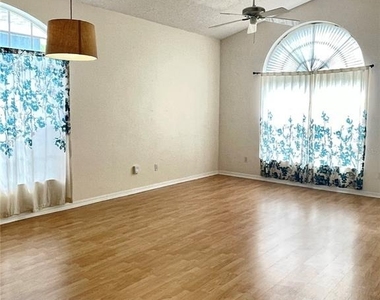 521 Lexingdale Dr - Photo Thumbnail 6