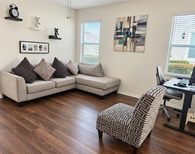 4839 Cliveden Loop - Photo Thumbnail 6