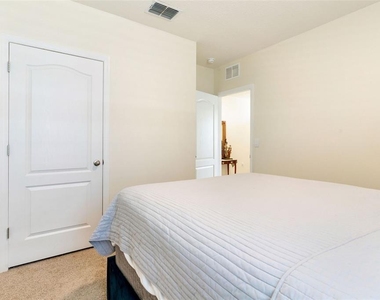 9537 Black Walnut Drive - Photo Thumbnail 7