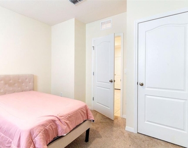 9537 Black Walnut Drive - Photo Thumbnail 13