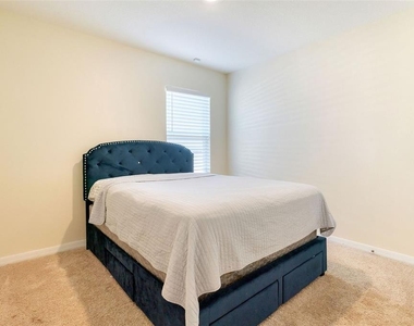 9537 Black Walnut Drive - Photo Thumbnail 6