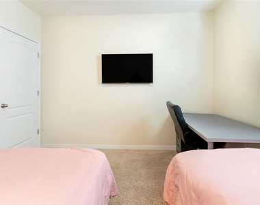 9537 Black Walnut Drive - Photo Thumbnail 14