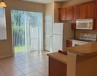 5322 Paradise Cay Circle - Photo Thumbnail 2