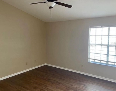 128 Meadow Boulevard - Photo Thumbnail 4