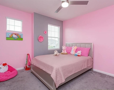 1324 Yorkdale Road - Photo Thumbnail 16