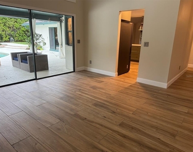 9115 Bay Side Court - Photo Thumbnail 16