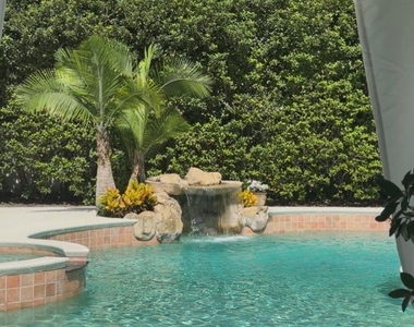 9115 Bay Side Court - Photo Thumbnail 2