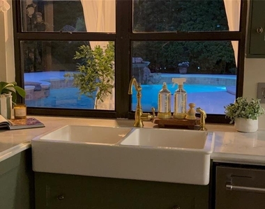 9115 Bay Side Court - Photo Thumbnail 10