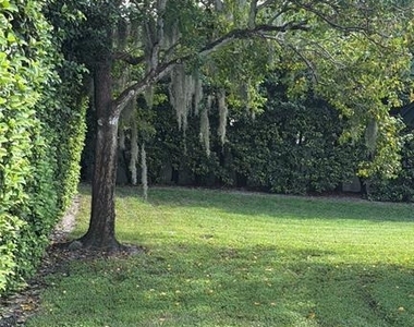9115 Bay Side Court - Photo Thumbnail 3