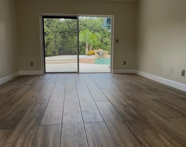9115 Bay Side Court - Photo Thumbnail 23