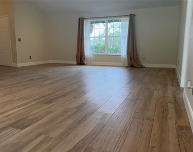 9115 Bay Side Court - Photo Thumbnail 19