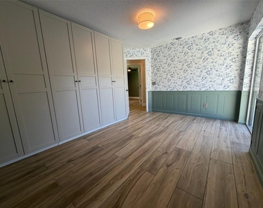 9115 Bay Side Court - Photo Thumbnail 29