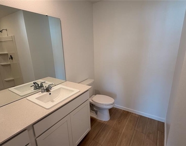 806 Lynx St - Photo Thumbnail 18