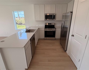 806 Lynx St - Photo Thumbnail 10