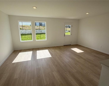 806 Lynx St - Photo Thumbnail 13