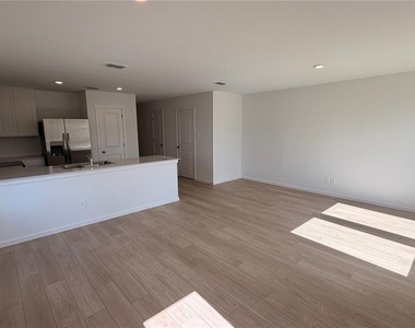 806 Lynx St - Photo Thumbnail 15