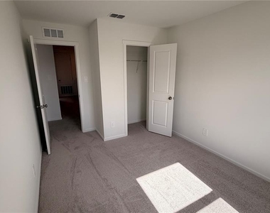 806 Lynx St - Photo Thumbnail 22