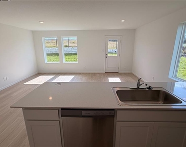 806 Lynx St - Photo Thumbnail 12