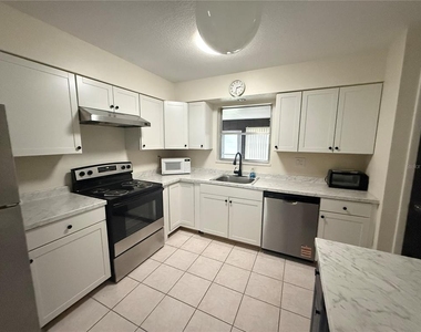 605 Ravenna Street - Photo Thumbnail 4