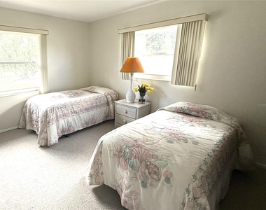 605 Ravenna Street - Photo Thumbnail 7