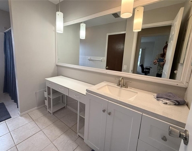 605 Ravenna Street - Photo Thumbnail 9