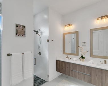 13454 Ingraham Boulevard - Photo Thumbnail 14