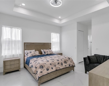 13454 Ingraham Boulevard - Photo Thumbnail 12