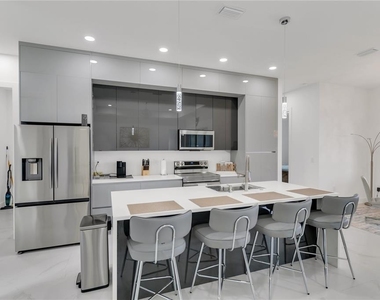 13454 Ingraham Boulevard - Photo Thumbnail 7