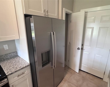 11728 Shirburn Circle - Photo Thumbnail 13