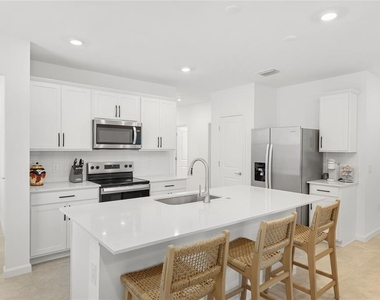 6587 Silverstar Drive - Photo Thumbnail 3