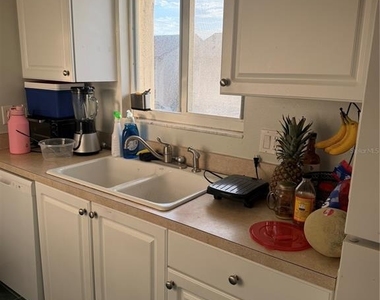 2716 Hidden Lake Boulevard - Photo Thumbnail 3