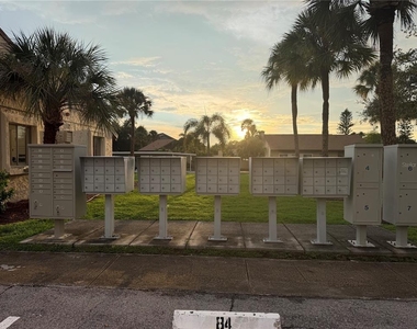 2716 Hidden Lake Boulevard - Photo Thumbnail 13